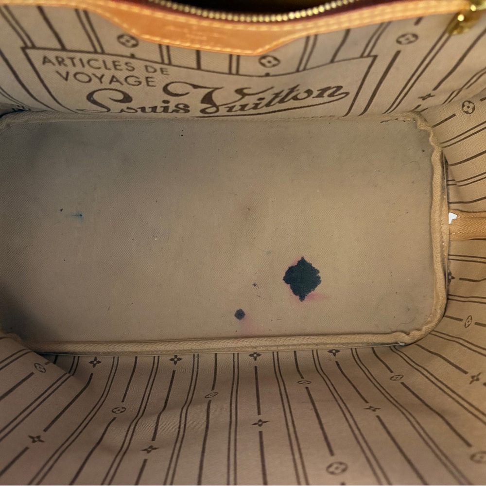 Louis Vuitton MM Neverfull - Picture 7 of 9